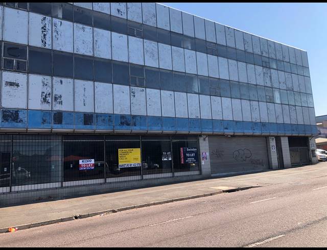 1,680M² BUILDING FOR SALE IN WINDERMERE